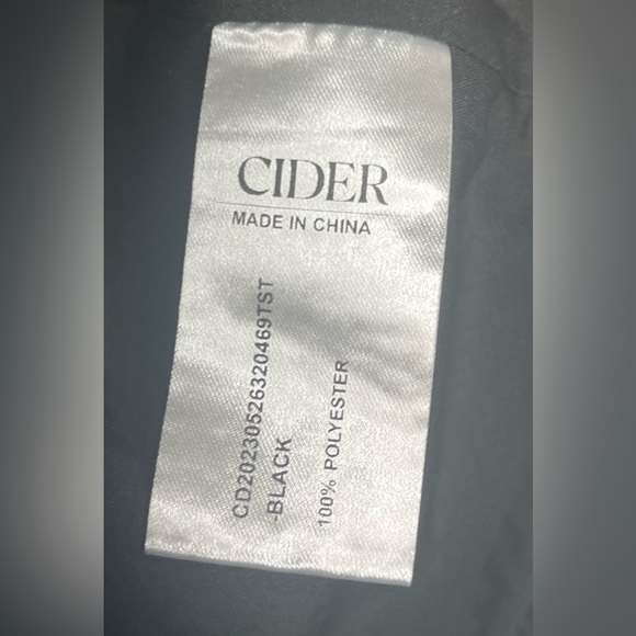 CIDER Tweed V Neck Crop Vest Black White Women’s 2XL Academia Preppy - Picture 9 of 10